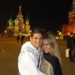 Maura Rivera Instagram – #tbt mi primer día en la plaza roja de Moscú marzo 2010 … aún recuerdo el frío que hacía en ese lugar nos compramos esos típicos gorritos rusos en una feria que había ahí mismo
Que hermosos recuerdos ya han pasado 13 años de esa linda aventura ❤️🥰