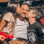 Maura Rivera Instagram - Elegir el camino de ser padres con quien ve la paternidad responsable y no ausente, afectiva y no distante, que asumen el ejercicio como suyo y no como apoyo , eso es paternidad ! Simplemente Gracias mi amor por ser el mejor del mundo ! Te amo por todo lo que eres y por todo lo que entregas día a día a nuestros hijos ❤️❤️❤️❤️ @markgonzalez11 #diadelpadre