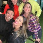 Maura Rivera Instagram - Llega @franciscochavez1 a visitarme me dice “amiga apréndete esto” nos dió literal 5 minutos de ensayo se sumaron más y grabamos 😂🤣🤦🏼‍♀️ Resultado …. Pura buena ondaaaaa