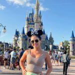 Maura Rivera Instagram - Magic kingdom siempre es hermoso volver 👑🏰❤️ #wheredreamscometrue #magickingdom Magic Kingdom