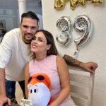 Maura Rivera Instagram – Bonita la vida es!!!!
Y si estoy más grande cumplí 39 años llenos amor recargados de ilusión con mucho afecto , regaloneo y buenos deseos 🤍🤍🤍🤍
Soy agradecida de la vida de las experiencias de lo bonito de lo bueno y de lo malo, amo vivir y vivir a concho ….
Fue un cumpleaños hermoso y bien acompañada 🩷🩷🩷🩷🩷🩷 muchas gracias por sus saludos
