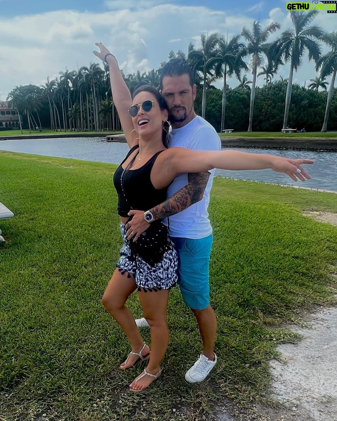 Maura Rivera Instagram - DOMINGO 💚🖤🩶 Deering Estate