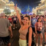 Maura Rivera Instagram - Magic kingdom siempre es hermoso volver 👑🏰❤️ #wheredreamscometrue #magickingdom Magic Kingdom