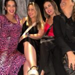 Maura Rivera Instagram – Hace poquito vinieron mis amigas desde Chilito ✈️🌴😎🍹
Mucha conversa, mucha risa ,muchos buenos momentos @danicastillomusica @michellefinkelstein
Gracias @skyairline 💜💚 por este #viajedeamigas #miami #skyairline #publicidad Miami, Florida