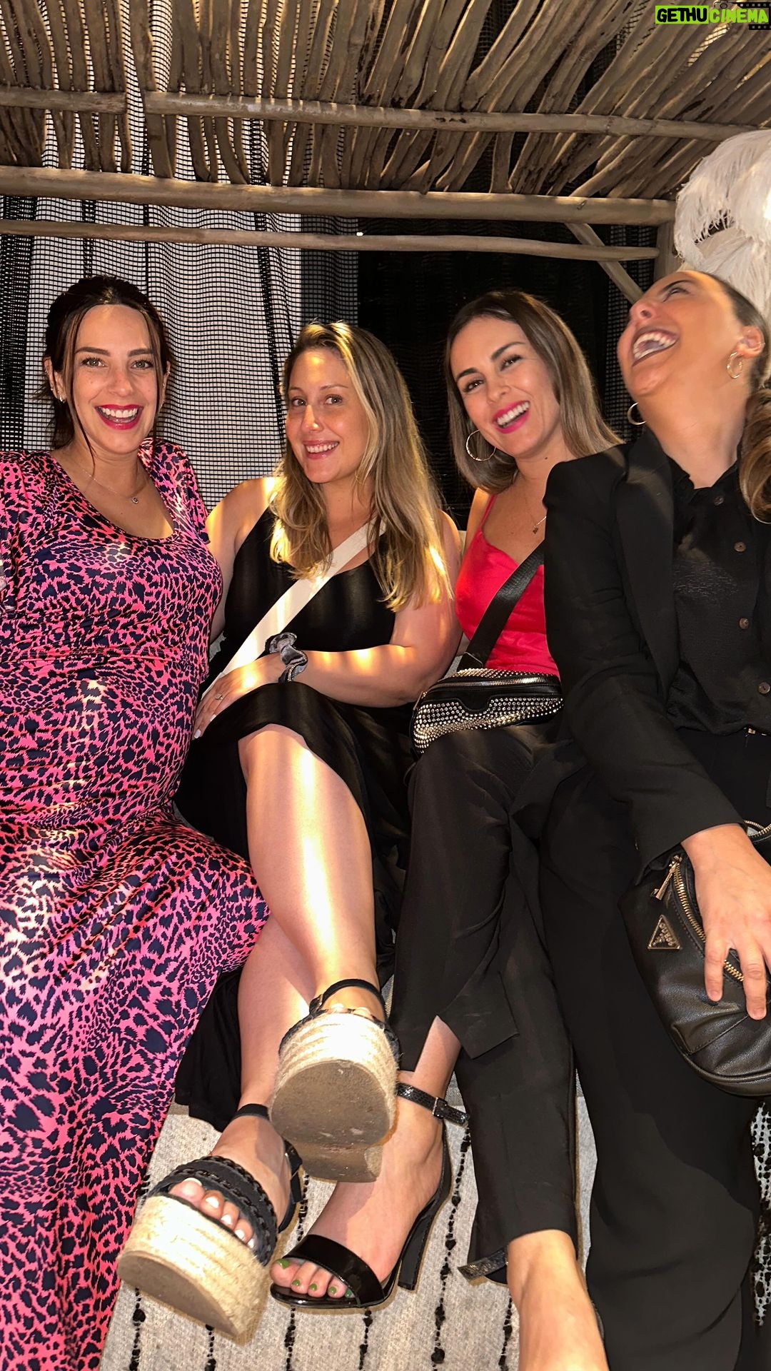 Maura Rivera Instagram - Hace poquito vinieron mis amigas desde Chilito βοΈπ΄ππΉ Mucha conversa, mucha risa ,muchos buenos momentos @danicastillomusica @michellefinkelstein Gracias @skyairline ππ por este #viajedeamigas #miami #skyairline #publicidad Miami, Florida