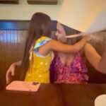 Maura Rivera Instagram - “No existen mamás perfectas solo reales, que ríen ,juegan ,crean acompañan ,construyen ,pierden la paciencia ,luchan ,se cansan y al día siguiente vuelven a intentarlo todo con más amor “ Feliz día mamás, espero que hayan disfrutado su día tanto como yo con mis pequeños hijos quienes me dieron el tan lindo título de MAMÁ ❤️🫶🏼 #happymothersday
