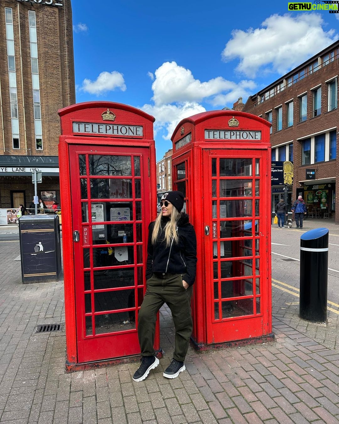 Maura Rivera Instagram - Postales de esta hermosa ciudad que tuvimos el honor de conocer #chester 🇬🇧❤️ Chester, Cheshire