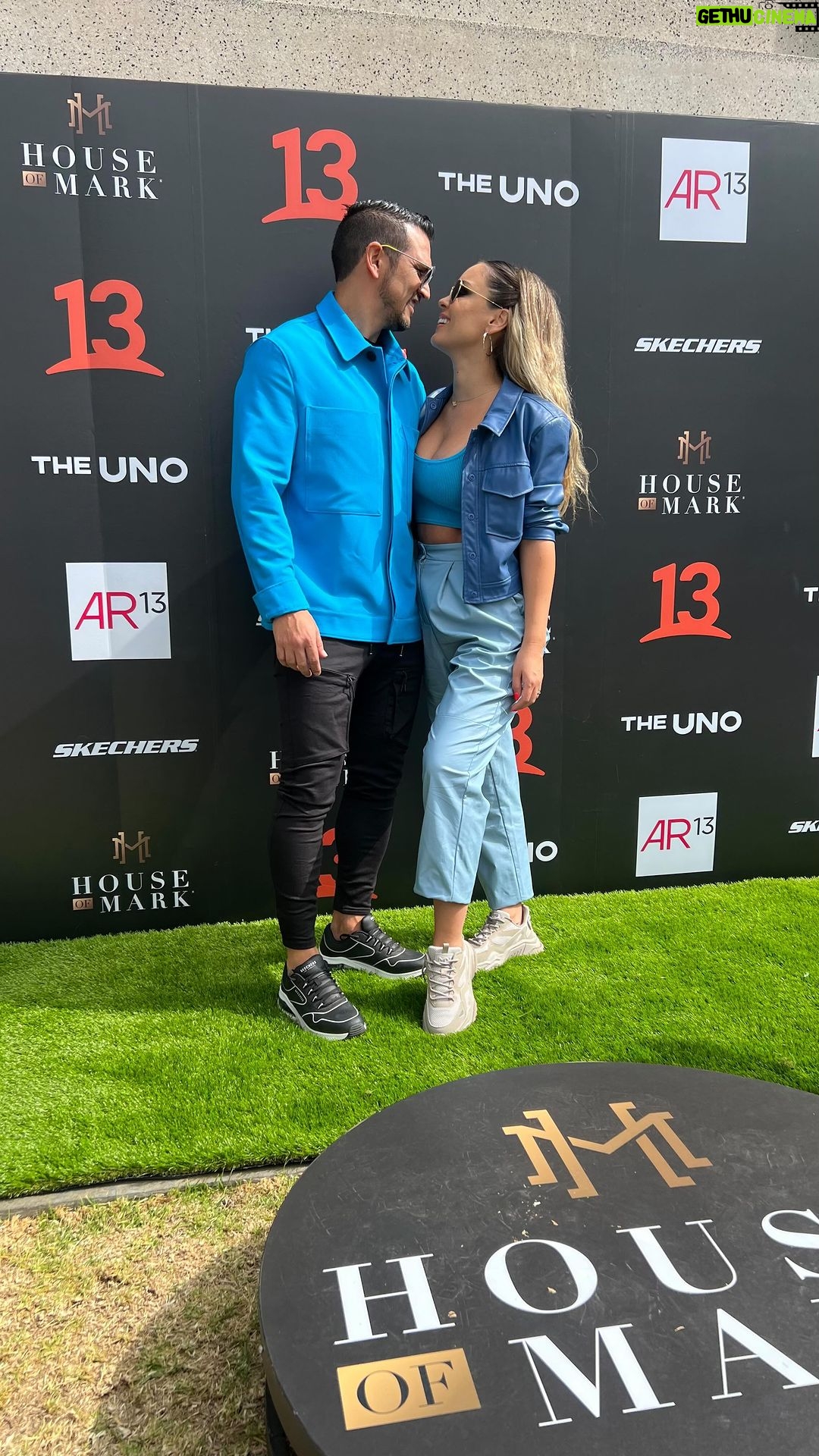Maura Rivera Instagram - Es que como les explico 😍😍😍😍 El día que hicimos el lanzamiento de @houseofmarkcl en febrero del 2020 al poco tiempo entramos en pandemia 🤷🏼♀️ y hoy después de 3 años volvemos con todo y con más ganas que nunca 💪🏼 Gran evento 👊🏼 harto trabajo harta dedicación y por sobre todo harto amor ❤️🥰 @markgonzalez11 felicidades y muchas gracias a todo el equipo por hacer posible todo a la perfección 🙌🏼 Pd: esas miradas 🤤🤤🤤 @skecherschile 👟👟