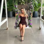 Maura Rivera Instagram - Y así culminó nuestro San Valentín ❤️ #sanvalentin 👗 @revolve x @loversfriendsla #revolveme