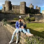 Maura Rivera Instagram - Que hermoso y mágico Gales 🏴󠁧󠁢󠁷󠁬󠁳󠁿🏴󠁧󠁢󠁷󠁬󠁳󠁿🏴󠁧󠁢󠁷󠁬󠁳󠁿 País lleno de castillos e historia 🏰🏰🏰 y me enteré que acá se grabo la película “YO ANTES DE TI” 😍 #gales #paisdegales País De Gales