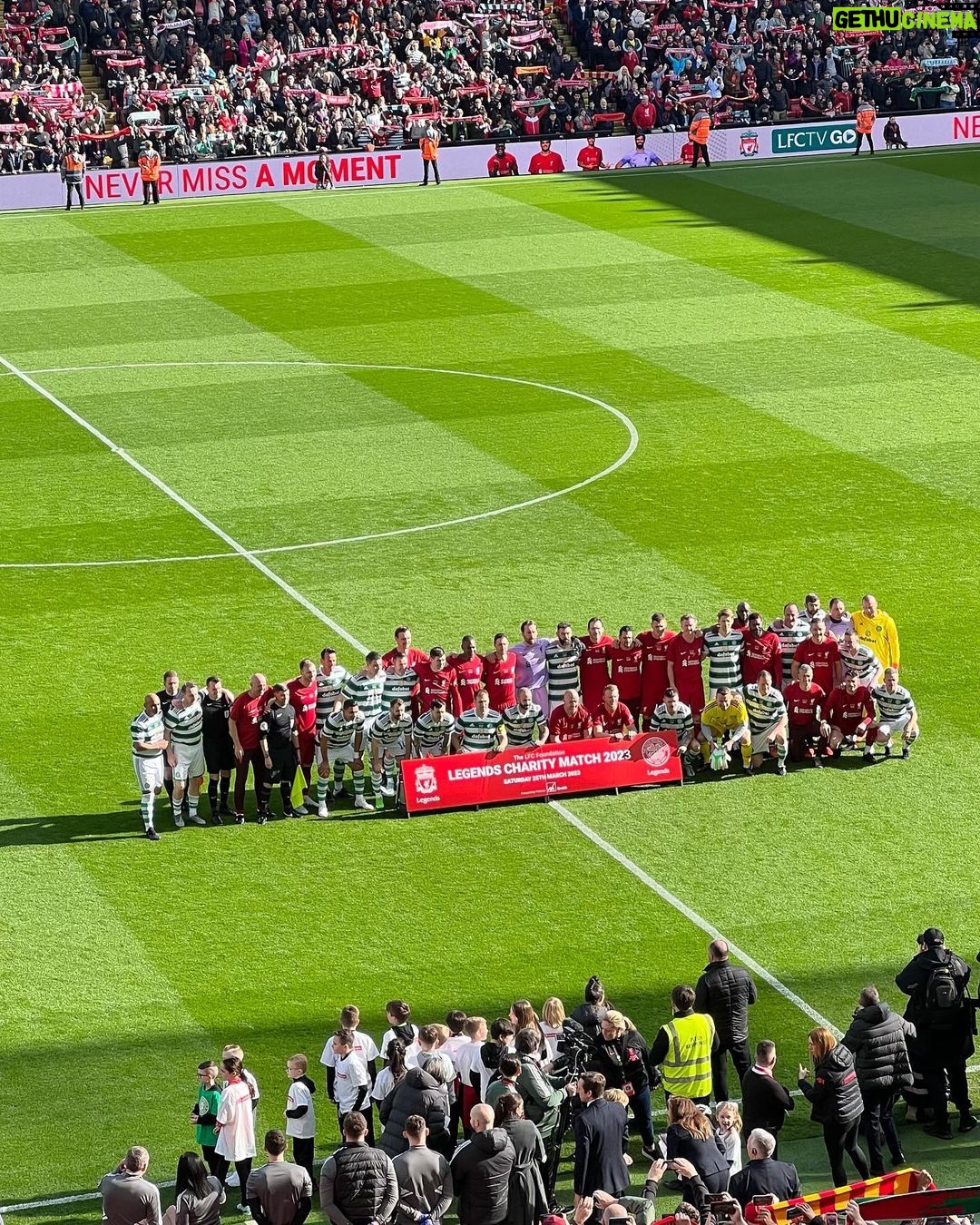 Maura Rivera Instagram - Fotos favoritas partido Legends ๐จ๐ฑ๐ฌ๐งโฝ๏ธ @liverpoolfc Anfield Stadium, Liverpool
