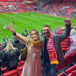 Maura Rivera Instagram - Fotos favoritas partido Legends 🇨🇱🇬🇧⚽️ @liverpoolfc Anfield Stadium, Liverpool
