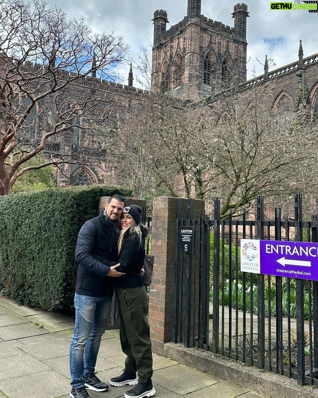Maura Rivera Instagram - Postales de esta hermosa ciudad que tuvimos el honor de conocer #chester 🇬🇧❤️ Chester, Cheshire