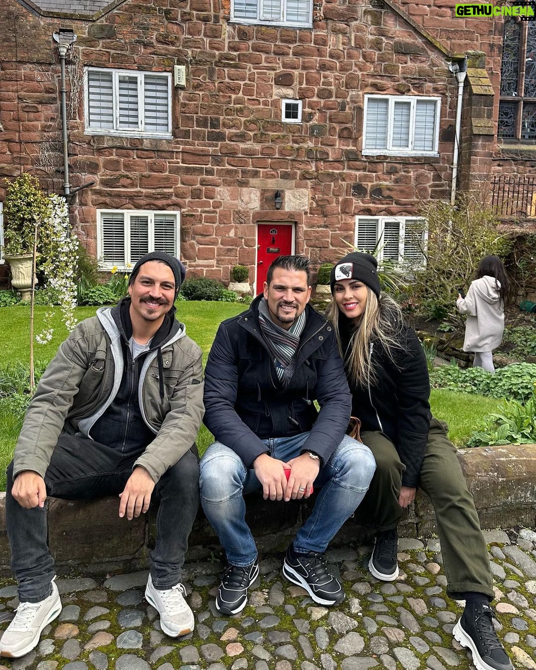 Maura Rivera Instagram - Postales de esta hermosa ciudad que tuvimos el honor de conocer #chester 🇬🇧❤️ Chester, Cheshire
