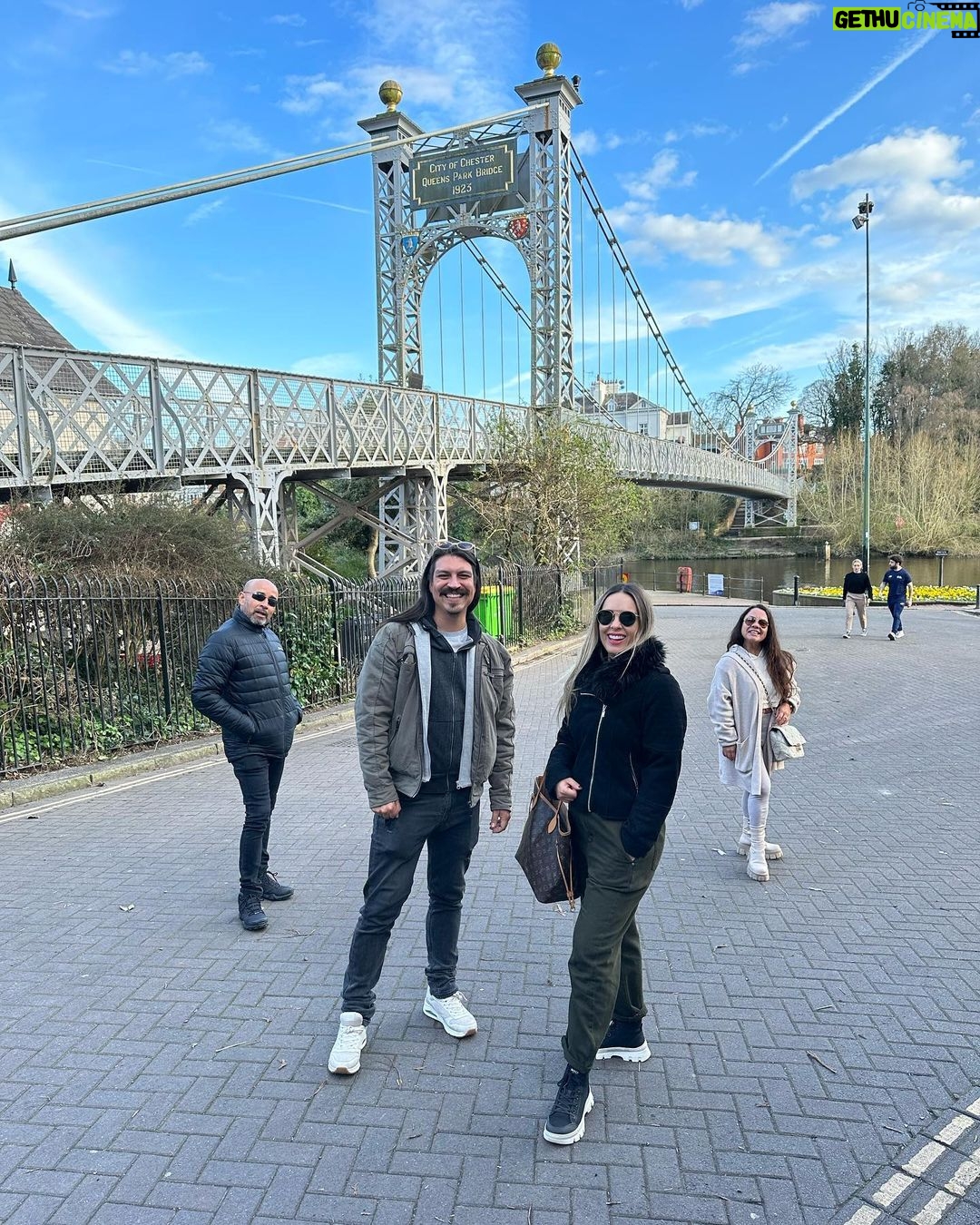 Maura Rivera Instagram - Postales de esta hermosa ciudad que tuvimos el honor de conocer #chester 🇬🇧❤️ Chester, Cheshire