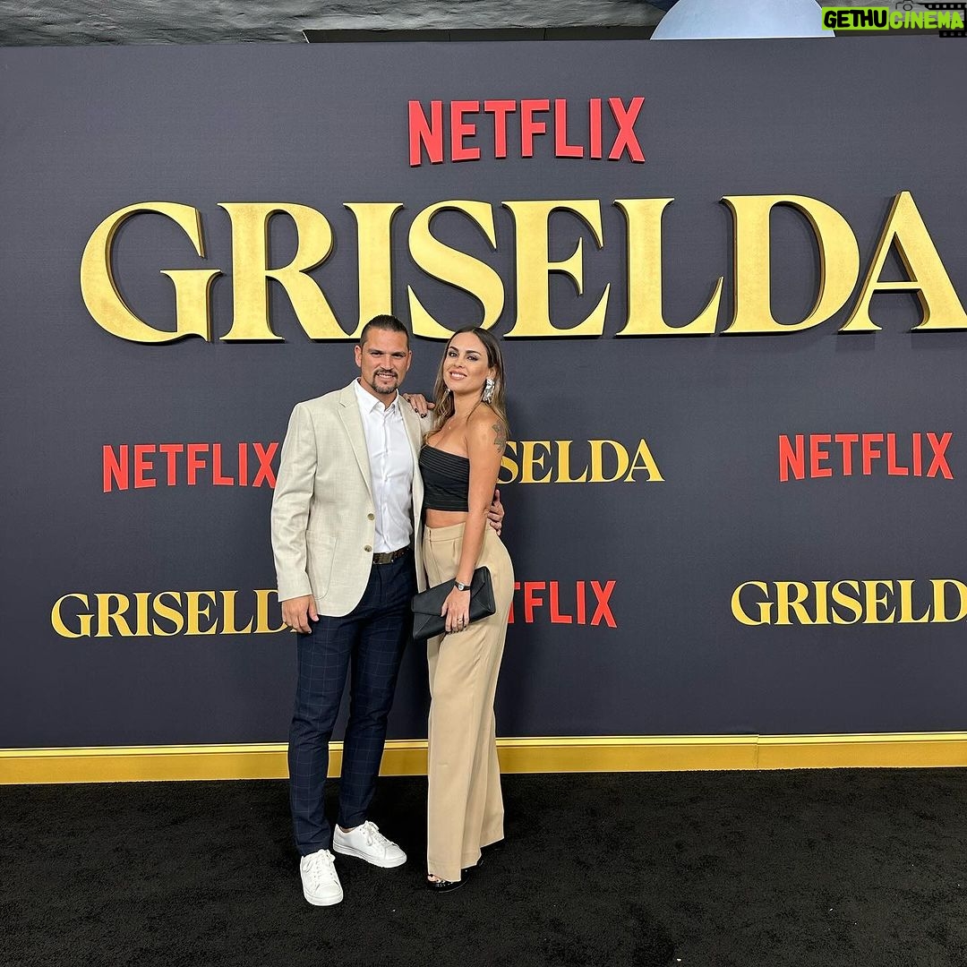 Maura Rivera Instagram - Gracias @netflix por la invitaci贸n al estreno de Griselda 馃馃挍馃馃挍馃馃挍馃馃挍馃 Muy buena serie 馃憣馃徏 #miami #netflix #griselda #sofiavergara #lanzamiento #estreno Miami, Florida