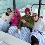 Maura Rivera Instagram - Finde 🩷😍 1- con mi amor en la playa ❤️ 2-mi vidita hermoso 3-mi hija me grabó 4-en el muelle con maridin 5-foto en la caseta de salvavidas de south beach 🏖️ 6-amigas en el bote 🛥️ 7-probando los patines 🛼 8-en la pista de patinaje 9-con la Cata mi amiga de años 10-cagados de frío 🥶🤣 Miami, Florida