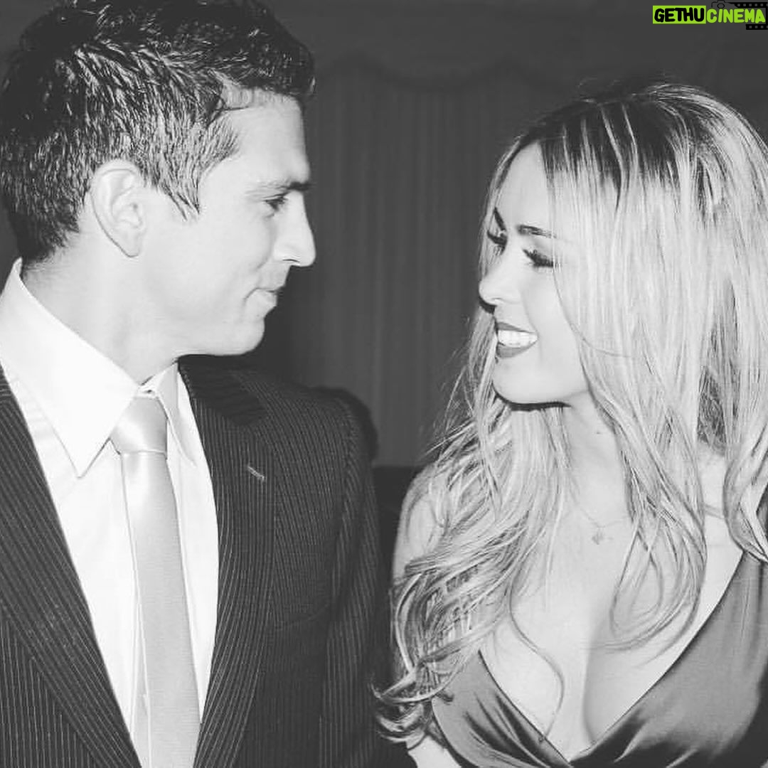 Maura Rivera Instagram - 13 años 💍❤️ 23/12/2010 Te amo cada día más feliz aniversario amor ✨✨✨✨✨