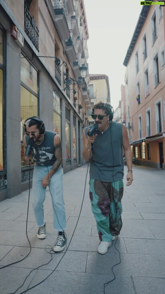 Mauricio Montaner Instagram - Desde las calles de Madrid hasta tu corazón bb. Más de uno necesita escuchar esta canción hoy. 👌🏽👌🏽👌🏽🗝🗝🗝 Madrid,Spain