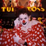 Mauricio Montaner Instagram - El recuerdo que volvió de la noche en el hot tub. Síguela!!! 🎡 #NoPuedeSer