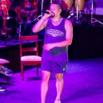 Mauricio Montaner Instagram – Ensayando y buceando… el sábado 31. Losmontanerlive.com