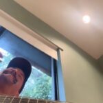 Mauricio Montaner Instagram - Desde que escribimos Pasado Mañana rapidito se convirtió en la favorita de Api! Acá en casa estamos celebrando que ya está afuera!!! 🗝️🗝️🗝️
