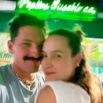 Mauricio Montaner Instagram - Estos diassss!!!! 1. Lentes prestaos de Rebe. 2. Teleférico con mis ♥️🇻🇪 3. Con mi compañero de buceo 4 y 5. 🌴 los Roques 6. 🌭s con mi esposita 7. Api 8. El hatillo ☕️ 9. 🇻🇪 10. Pa todos laos juntos!