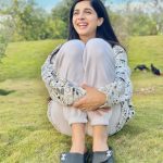 Mawra Hocane Instagram - hoodie weather is goody weather ⚽️ Islamabad اسلام آباد