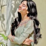 Mawra Hocane Instagram – happy women’s day.. I hope & pray that you are your own friend.. your own validation & continue to love yourself through thick & thin.. through all the light & and the shadows it brings.. through everything.. wholeheartedly🤍🕊️

Here’s to all of you: 
“..Main raazi apni zaat toh
Main utte apni aukaat toh
Eh duniya meri fikaar nahi
Main samajh gayi haar baat nu
I am satisfied with my being; 
I am received more than my worth, 
I have understood 
the opinions of world are not my concern.. “

ootd @kanwalmalik.official mua @imranaslammua Karachi کراچی
