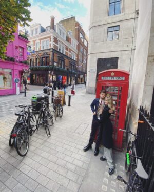 Max Carver Instagram - Spotted. @maxcarver flashing a new #lewk on Carnaby street. But who is that mystery girl? And why are they posing together in front of an old telephone booth? Are they tourists? Maybe we will find out. Maybe not. Maybe f*** yourself. 
Xoxo
Gossip Girl

#getoffinstagramandgo #vote