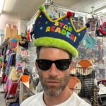 Max Greenfield Instagram – This is what I’m wearing to the Beyoncé concert. Thoughts? 
#idontwanttoreadthisbookaloud 
@penguinkids 
@mikelowerystudio 
PRE ORDER NOW
Link in bio