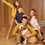 Max Greenfield Instagram - Thank you @parents for having us 🙌 Join @tesssanchezgreenfield and I at 2pm PST as we go live with @parents to talk about parenting, having to home school and my picture book #idontwanttoreadthisbook 📕 Avail NOV 9 @penguinkids 🙌 @ericraydavidson 📷