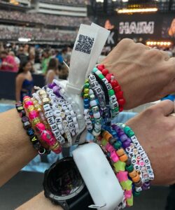 Max Greenfield Instagram - @taylorswift #erastour ❤️ @tesssanchezgreenfield ❤️ #Darlene