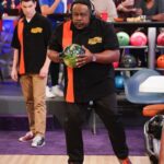 Max Greenfield Instagram - 🎳 Roll Time on @theneighborhood #theneighborhood TONIGHT 8pm @cbstv @cbstvstudios