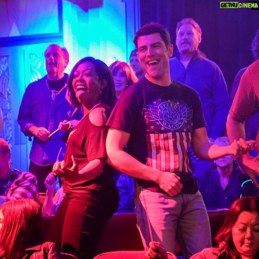 Max Greenfield Instagram - #TheNeighborhood Tonight @8pm