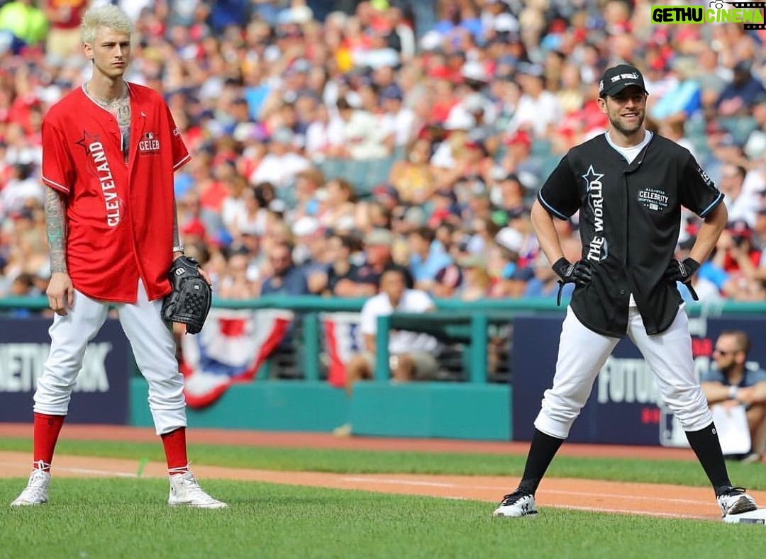 Max Greenfield Instagram - Celebrity Softball Game #HotelDiablo