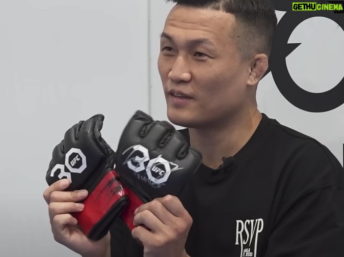 Max Holloway Instagram - I watched @koreanzombiemma YouTube video a few week ago about how he got his retirement gloves stolen out his hand after the fight. I was just blown away. It being his retirement gloves, I know it meant a lot. That’s why I offered him my gloves. Never did I expect that he and the people of Korea would be so generous towards the Hawaiian people on the island of Maui. Thank you @koreanzombiemma @moresojuplease and all of the Korean fans that are supporting and helping those that were affected by the maui fires, by donating to the @mauifoodbank . I am seeing all the tags and donations, it just blows me away. Thank you guys again, stay blessed fam. 🤙🏻