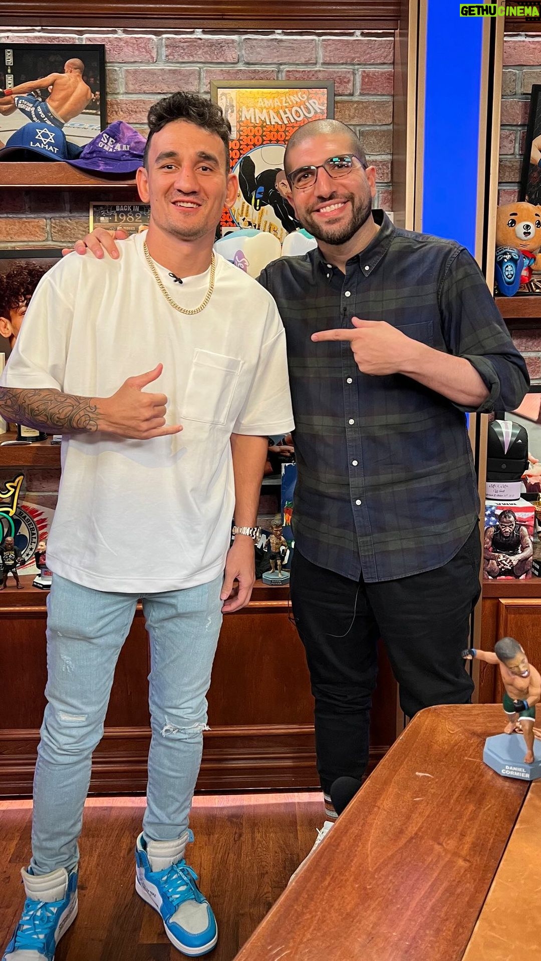 Max Holloway Instagram - Tough times don’t last but tough people do. It always gets harder before it gets easy. Keep pushing cause the breakthrough could be right there. Thanks for the chat @arielhelwani 🫡. #blessyourself