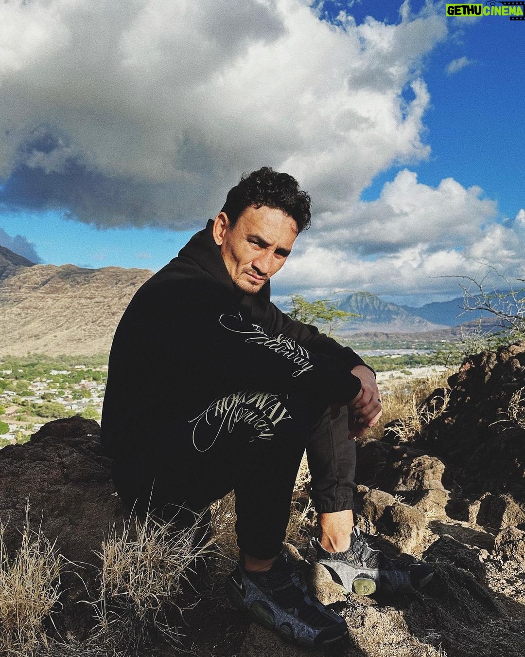 Max Holloway Instagram - New Merch now live 🚨 Get it at shopmaxholloway.com