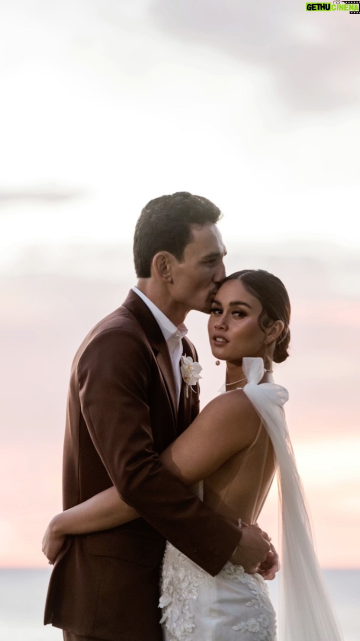 Max Holloway Instagram - The Holloways ✨🤍 @sayidobykarisa @suvexpressions @redefinedweddings @joleeartistry @galialahav @reveriehawaiibyaw