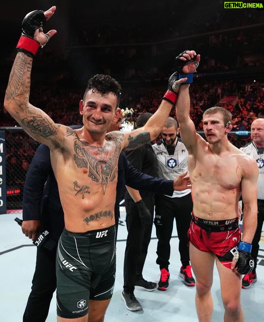 Max Holloway Instagram - It felt good to be back out there. KC you guys were amazing. Shouts to @arnoldbfa as tough as they come. Thanks for being a great dance partner. Bless Express is on the move. #StillHere