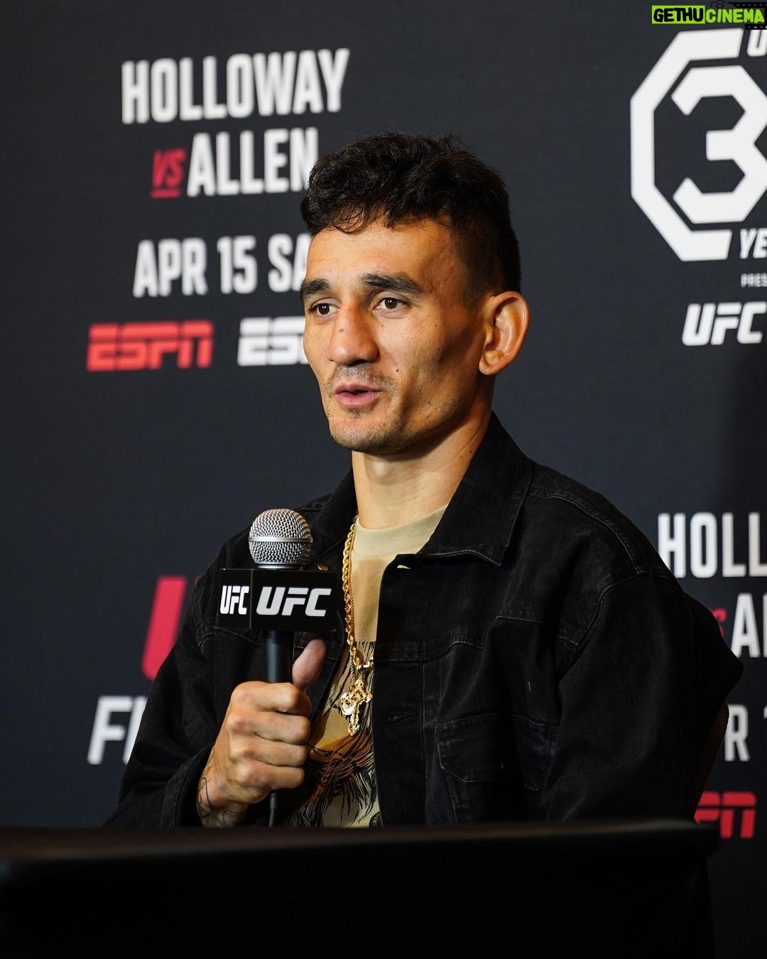 Max Holloway Instagram - Media day #blessexpress 🚂