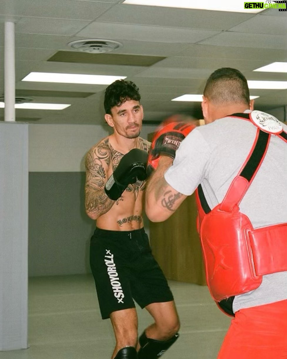 Max Holloway Instagram - Camp life in film by @alessaquizon