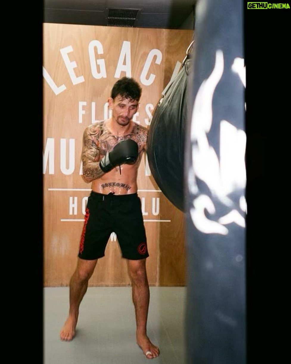 Max Holloway Instagram - Camp life in film by @alessaquizon