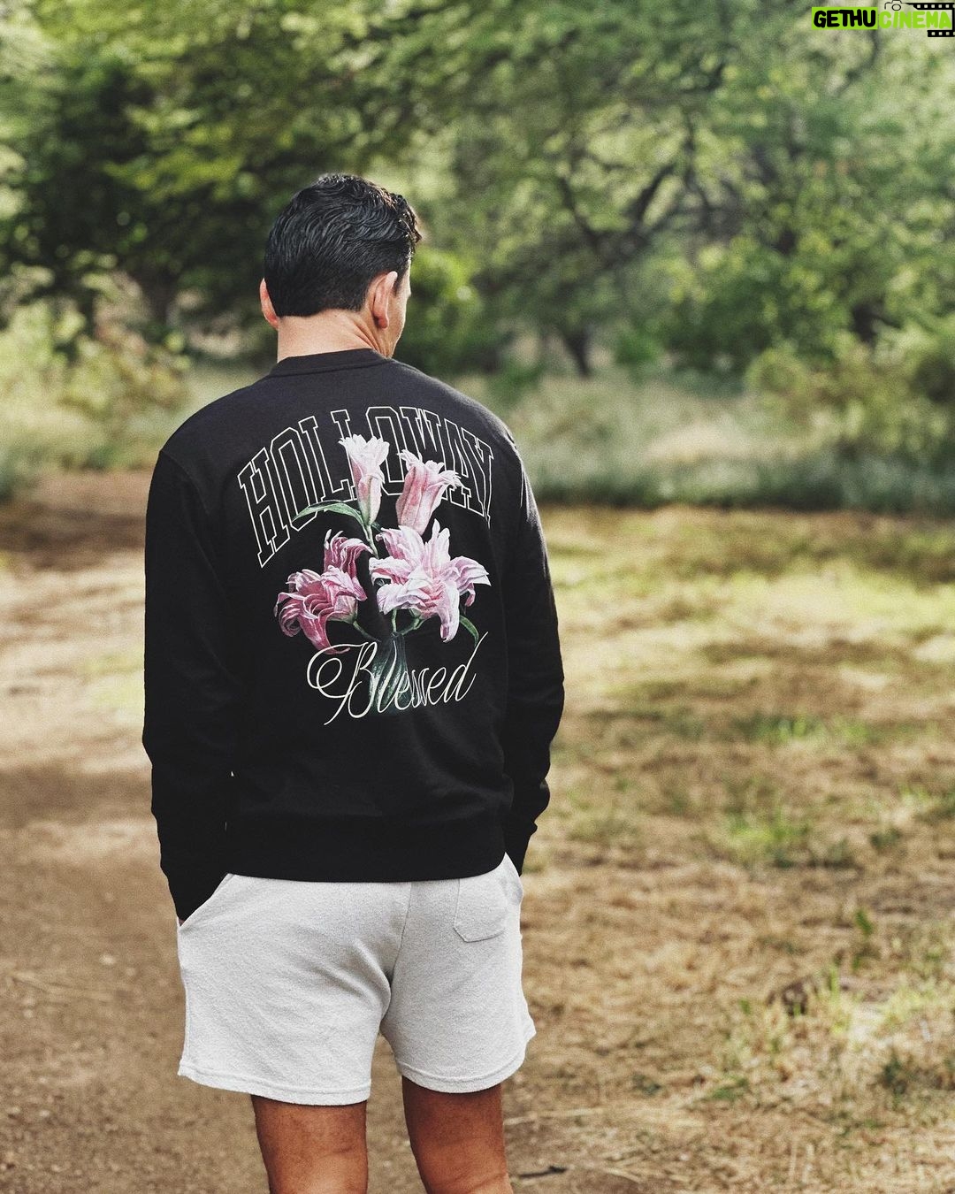 Max Holloway Instagram - New Merch now live 🚨 Get it at shopmaxholloway.com