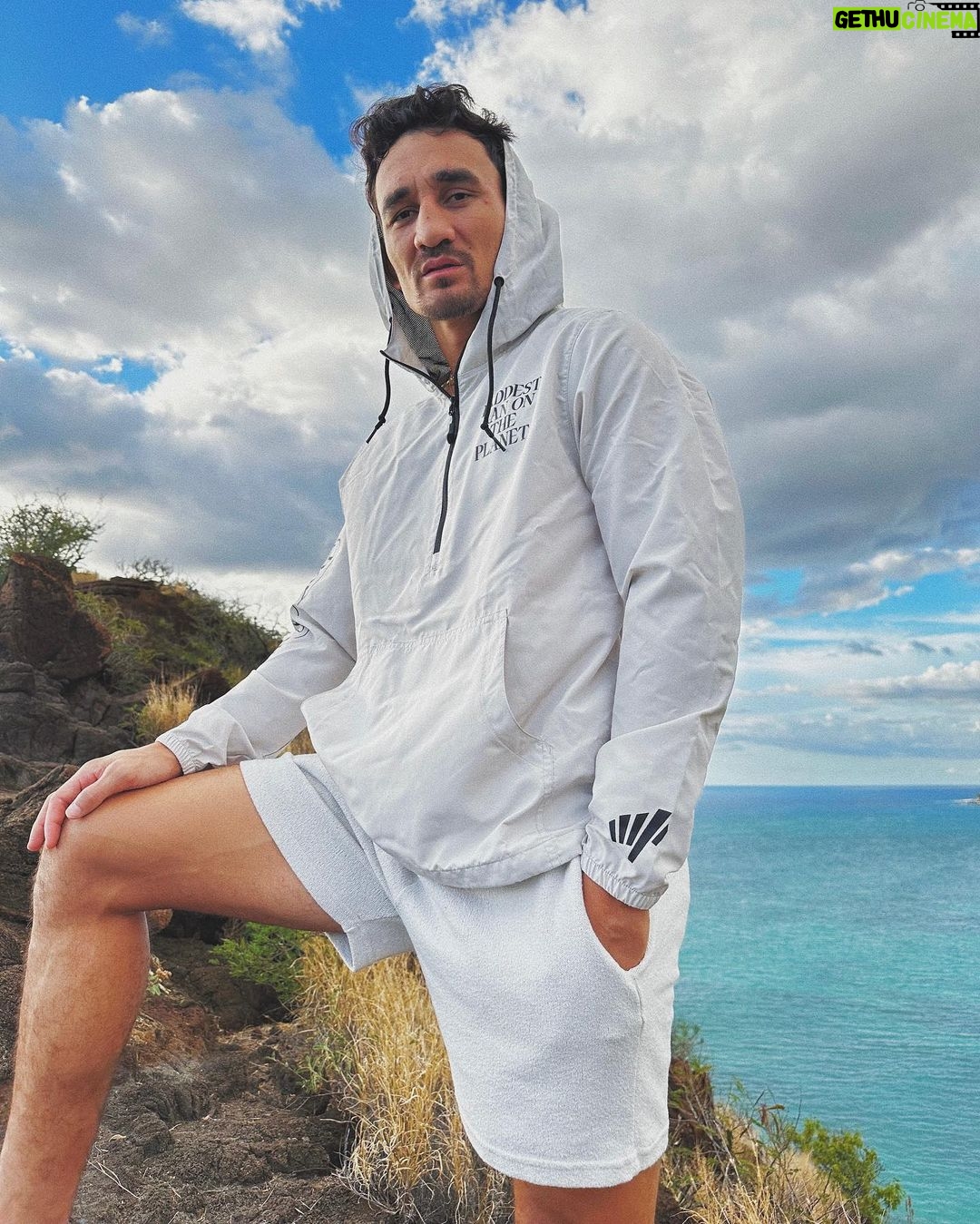 Max Holloway Instagram - New Merch now live 🚨 Get it at shopmaxholloway.com