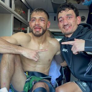 Max Holloway Instagram - Toughest sport in the world. But for some of us what happens in the Octagon is the easier parts of life. Yair is one of those fighters. If you want to understand how Yair does his ninja stuff, look at his team. If you want to understand why, look at his family and the sacrifices they've made together to make it to the Octagon. Shout outs to Parral, Chihuahua. Love you, brother. Looking forward to your championship reign some day. We should be amigos, probably 🤙🏻