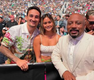 Max Holloway Instagram - 🤍💚