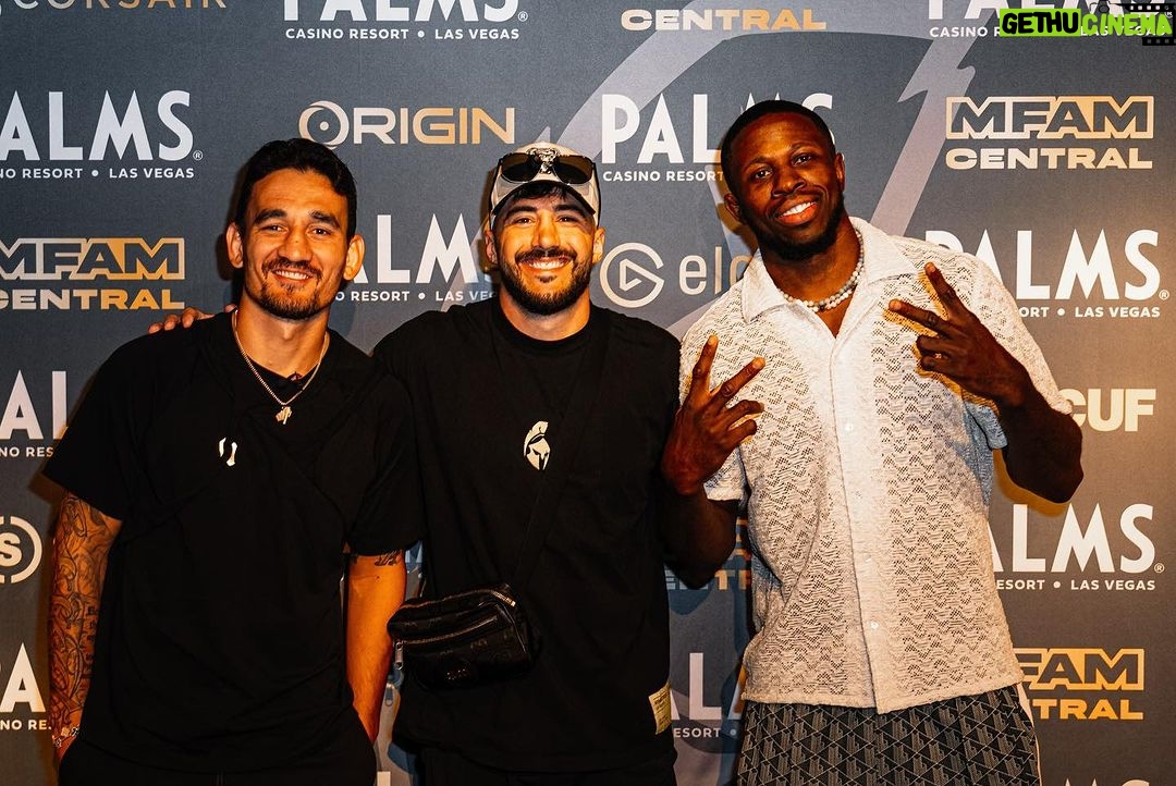 Max Holloway Instagram - Great times with MFAM this past weekend. Hung out with some great friends and made some new ones.