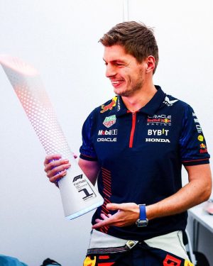 Max Verstappen Instagram - Constructors Champions of the world!!! 🏆

What an unbelievable season we’re having 🙌 I couldn’t be more proud to be part of this @redbullracing 🙌 Everyone working on the track and back in the factory, thank you so much. What a rocket ship 🚀

It’s amazing to achieve this milestone here in Japan 🇯🇵 Thank you everyone for your amazing support 👏